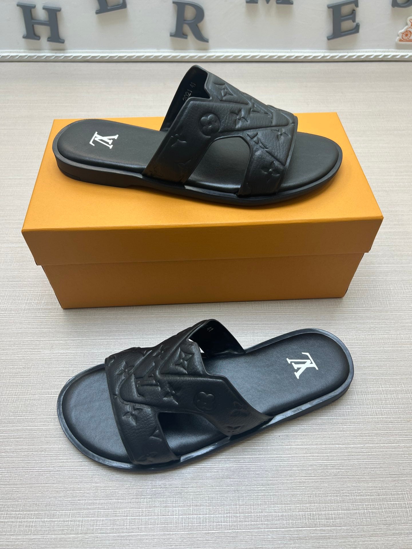 54E22ZDE Stylish slippers