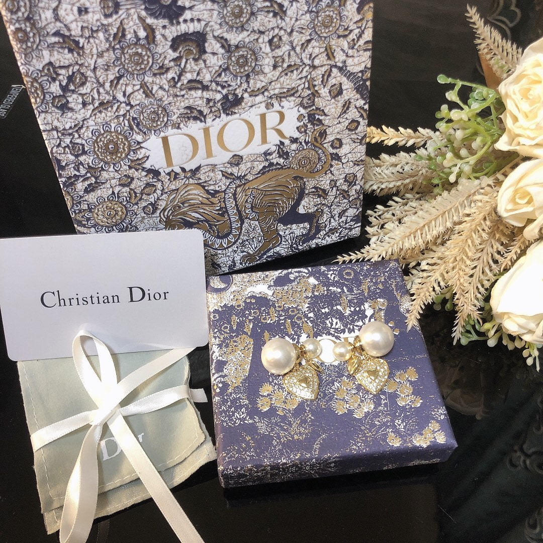 1YD296EDE Stylish Earrings