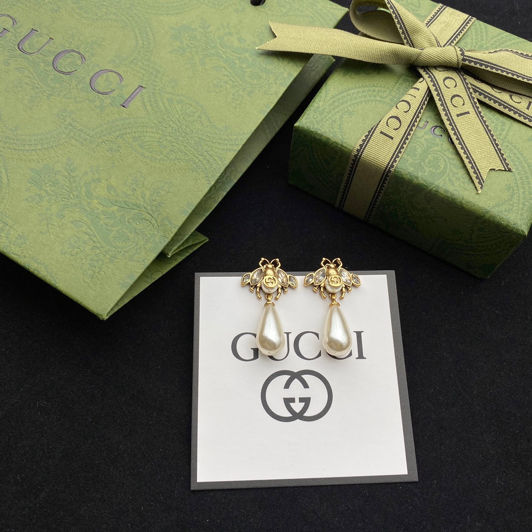 14B2EDE Stylish Earrings