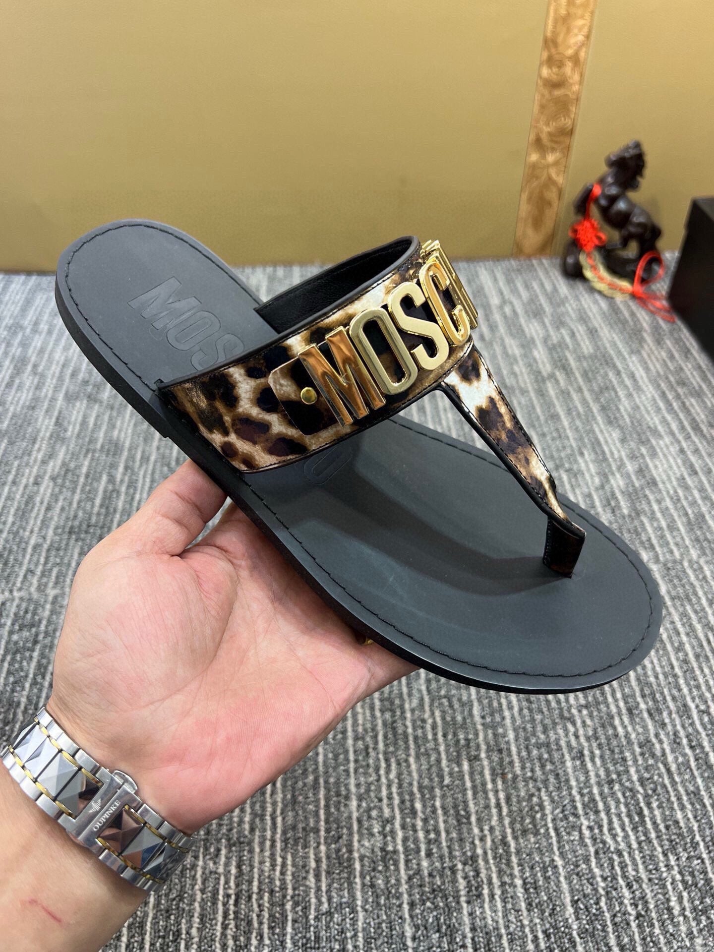 54A118ZDE Stylish slippers