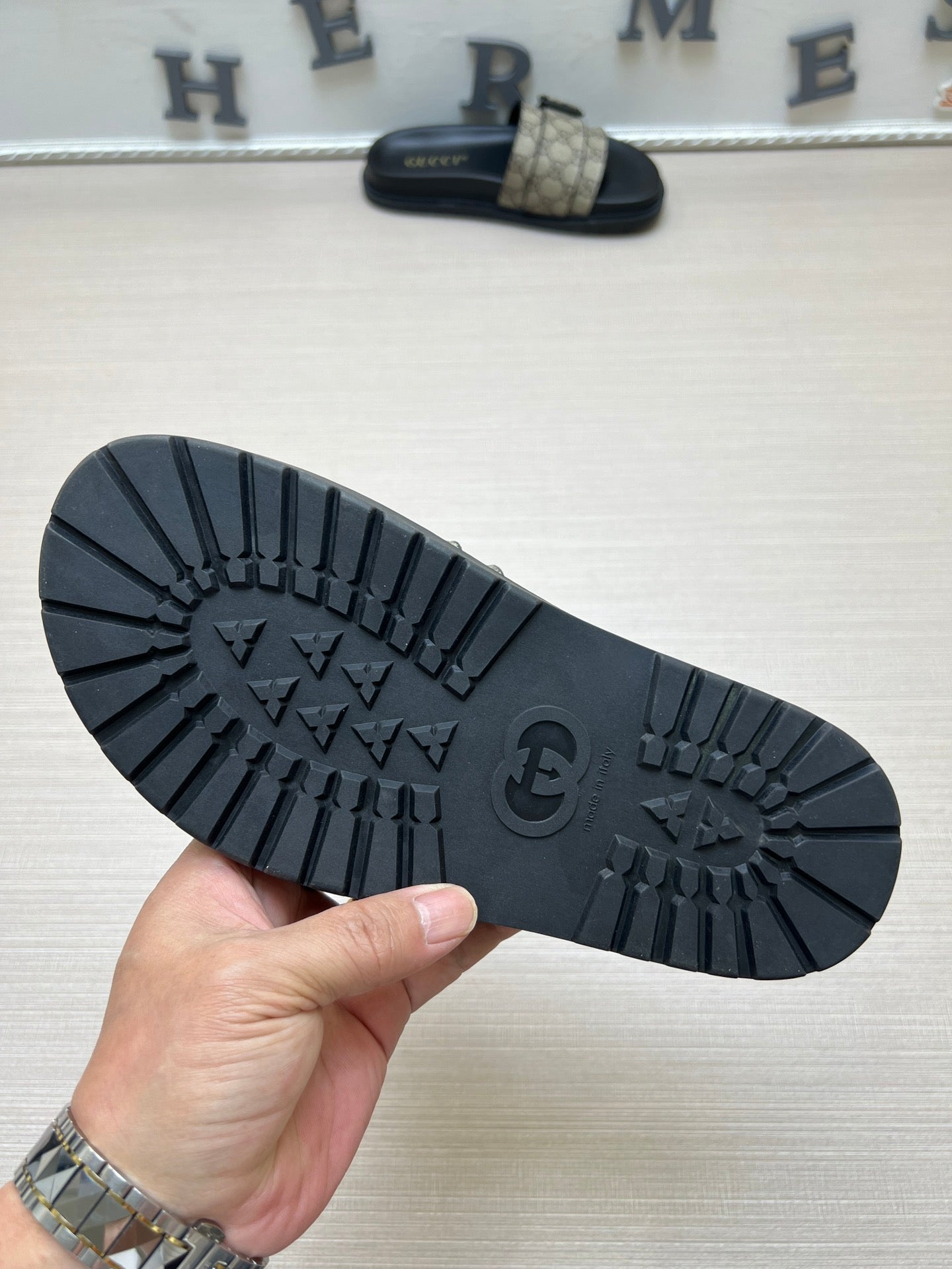 54B90ZDE Stylish slippers