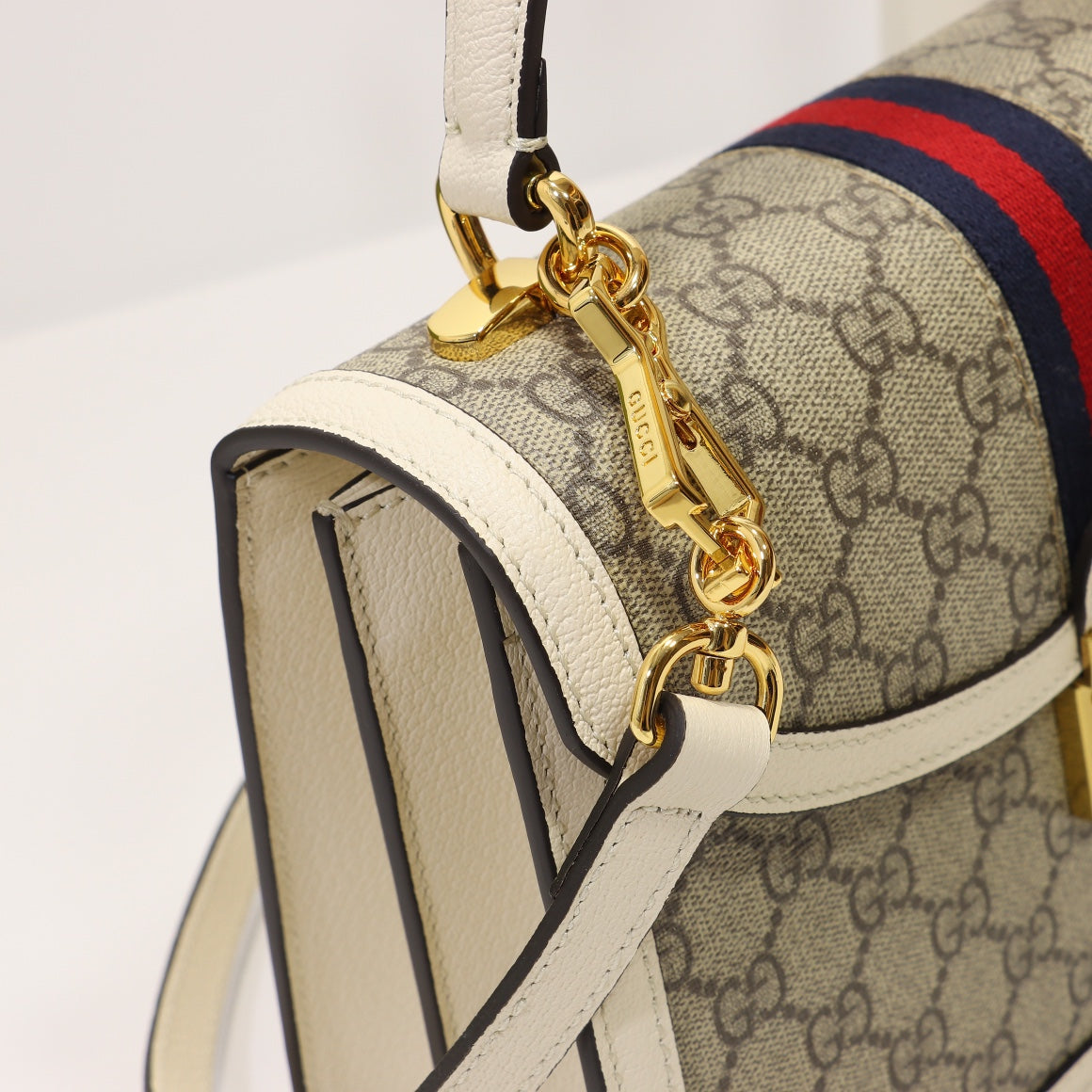 1XB48BDE Stylish leather bag 