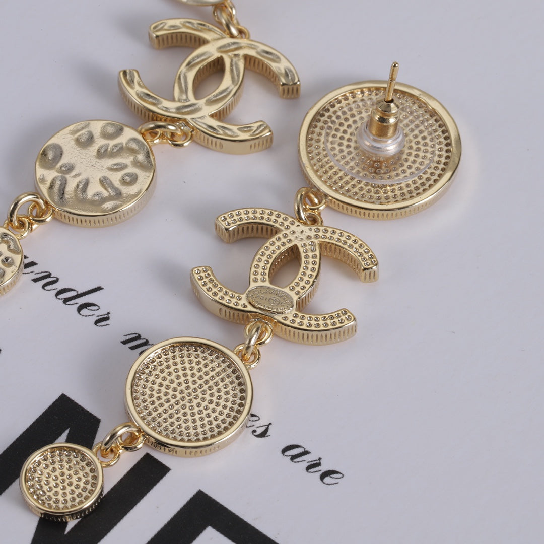 15QC6EDE Stylish Earrings
