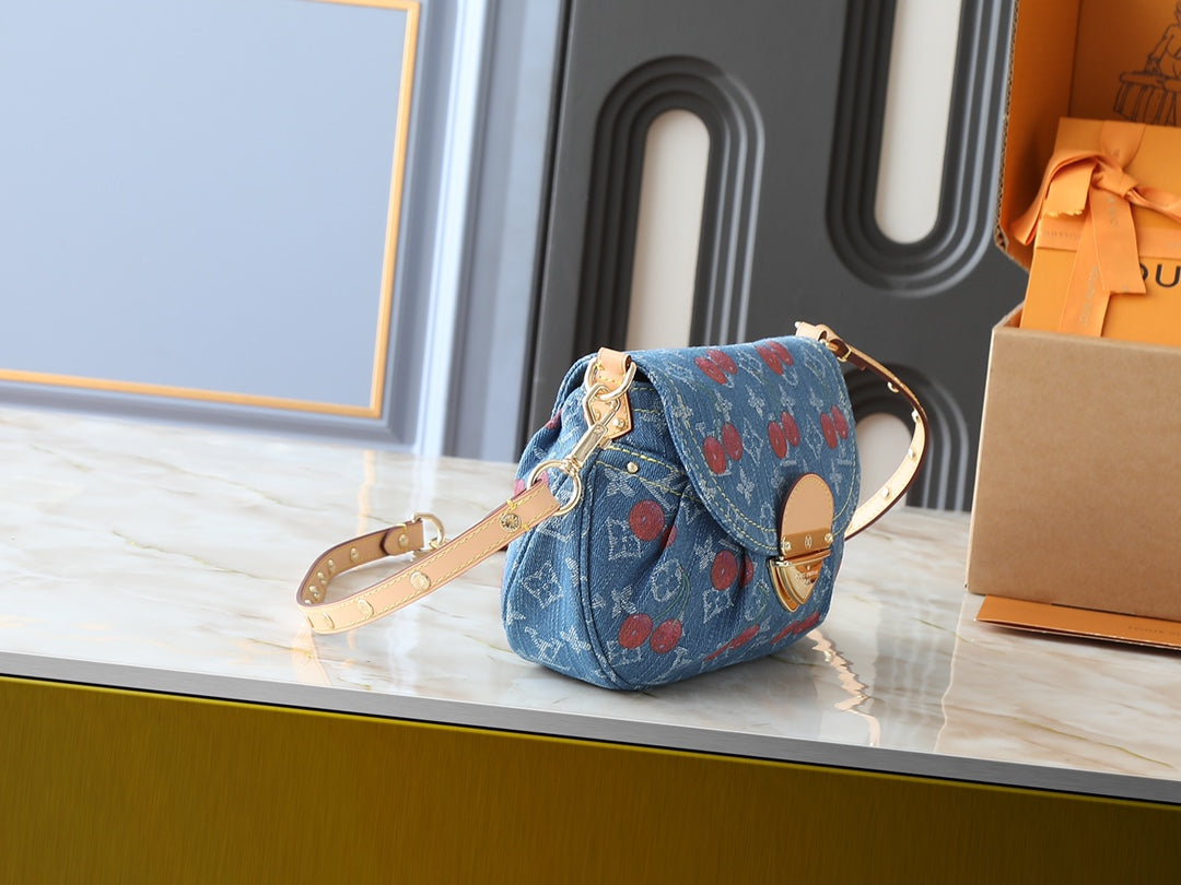 165NB118BDE Stylish bag