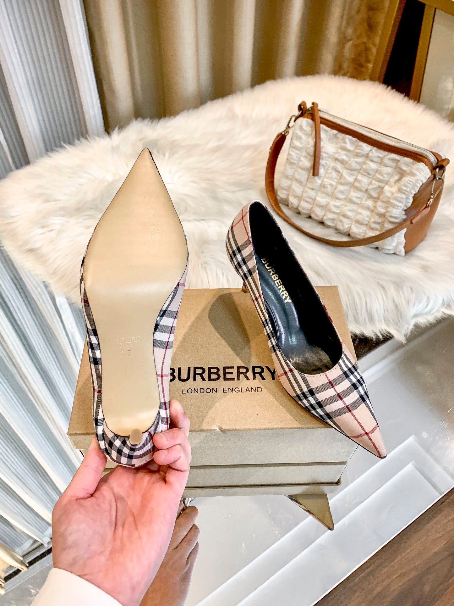 1WR261ZDE Stylish  High heels