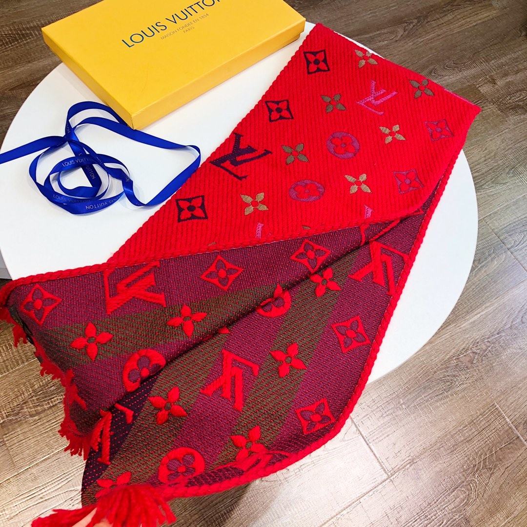 175RE10WDE Stylish Winter Scarves