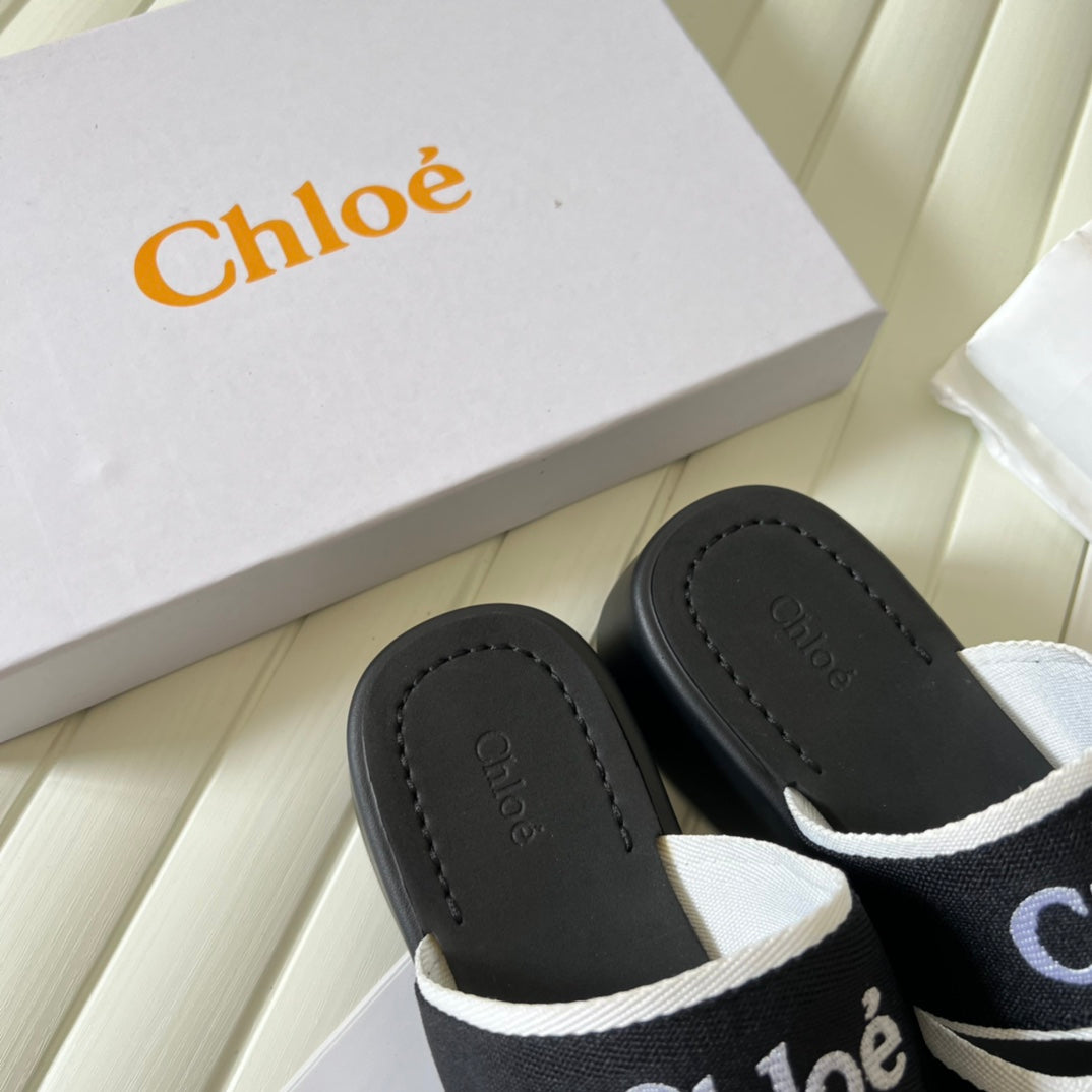 14B138ZDE Stylish Slippers