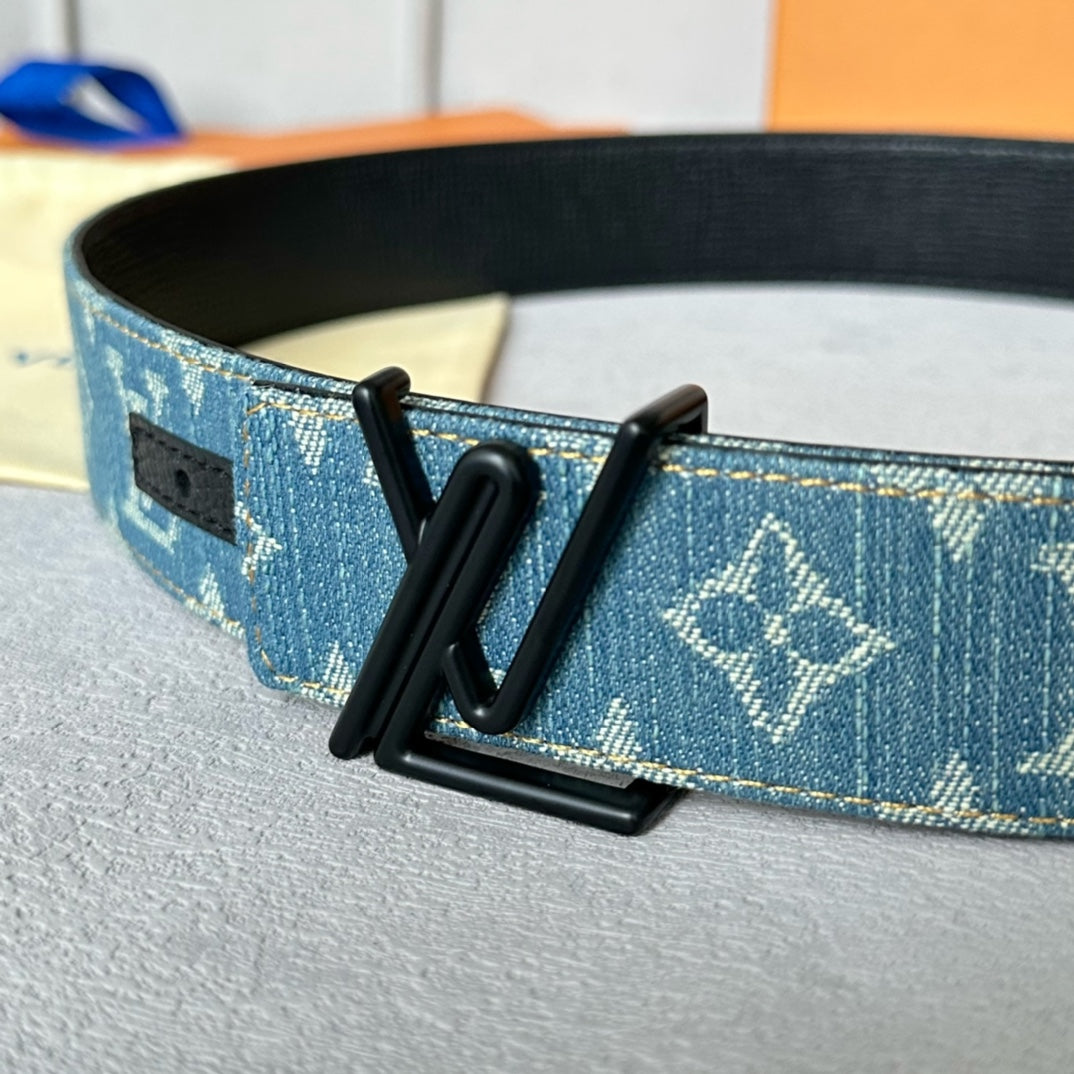 14E4PDE Stylish  High quality belt With full package