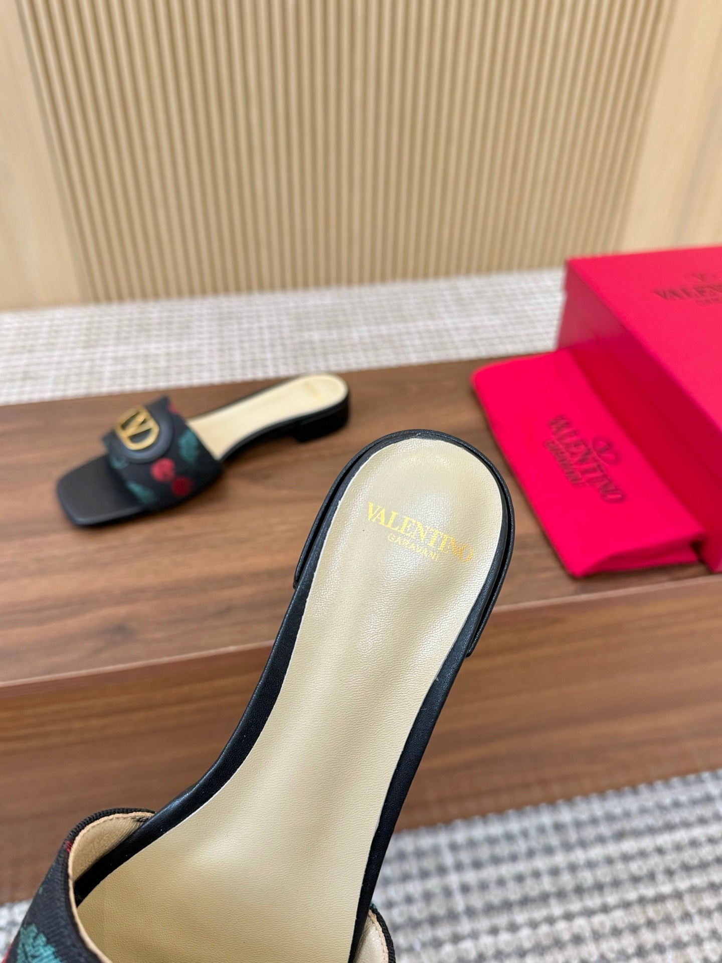 255QVL32ZDE Stylish leather shoes