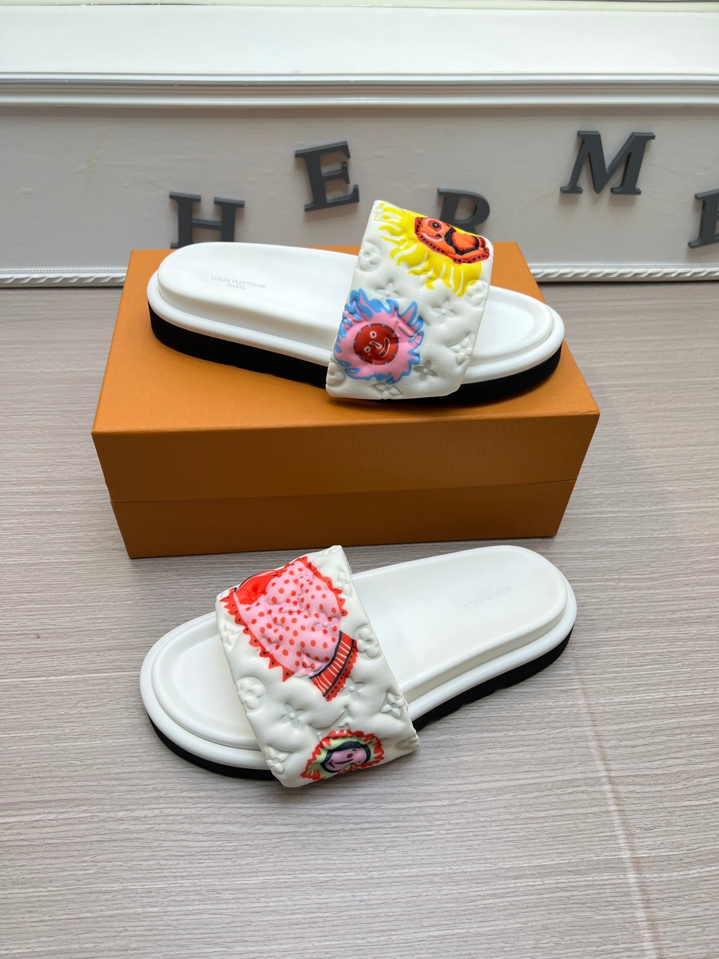 5YE154ZDE Stylish Slippers