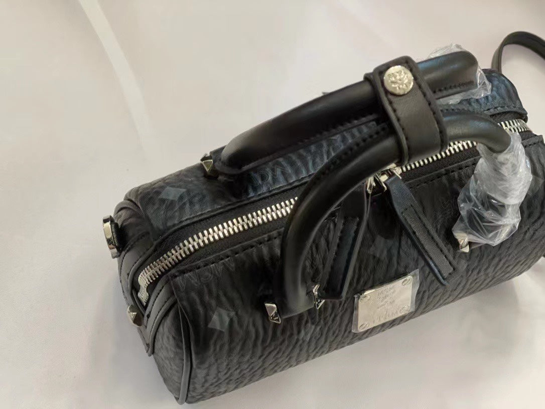 2XE142BDE Stylish leather bag 