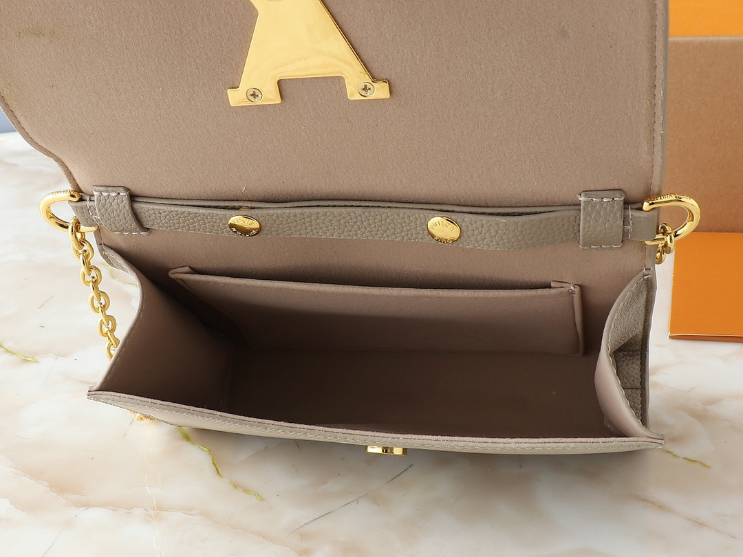 2WE1BDE Stylish leather bag