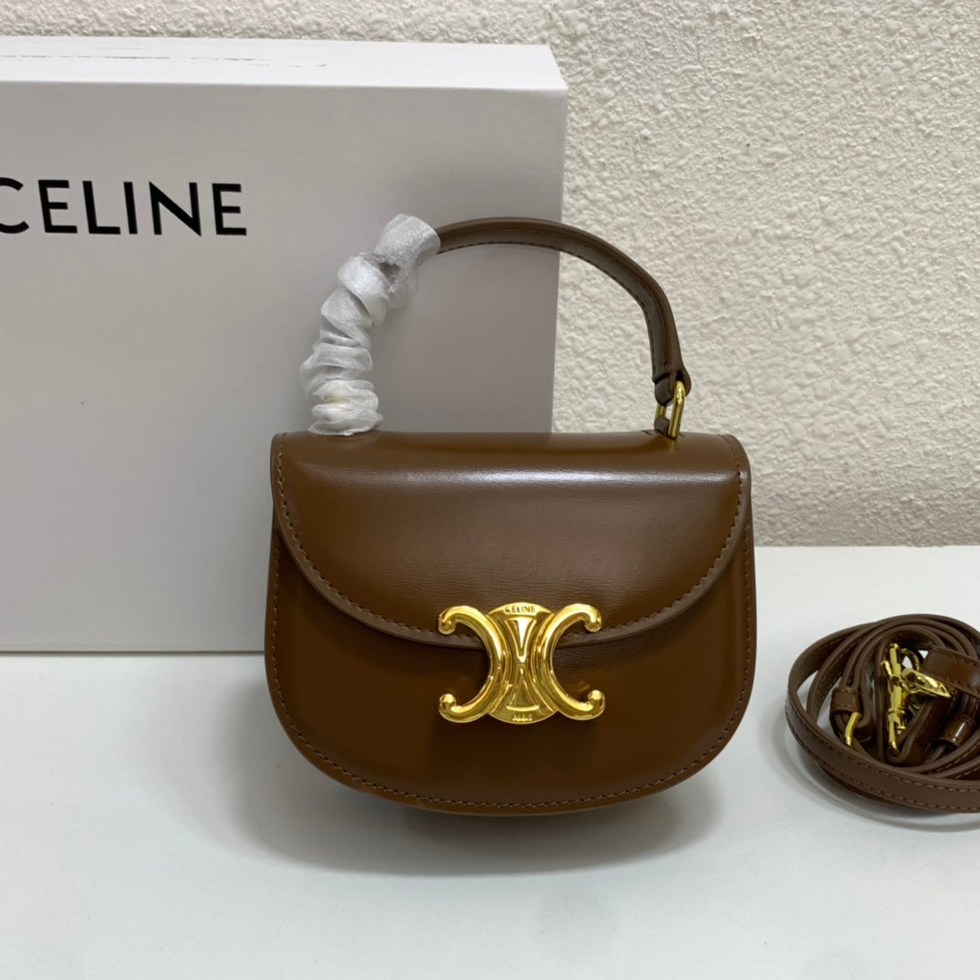 1XCL40BDE Stylish leather bag 