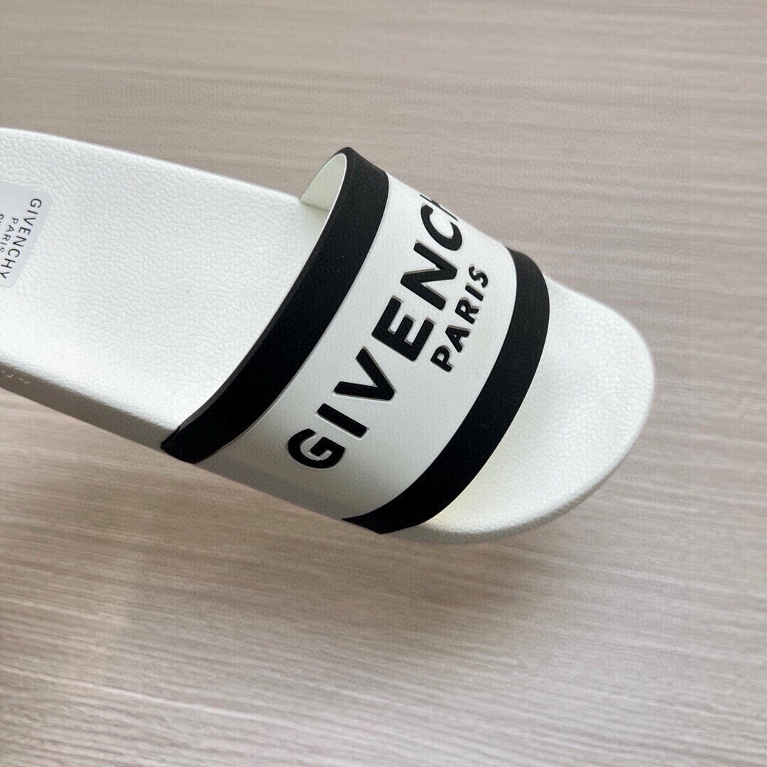 535ZGV264ZDE Stylish Slippers