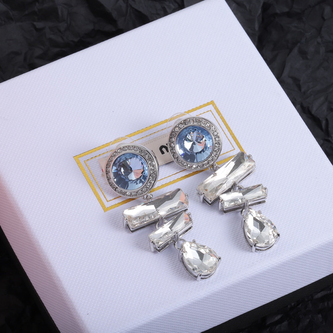 14A592EDE Stylish Earrings