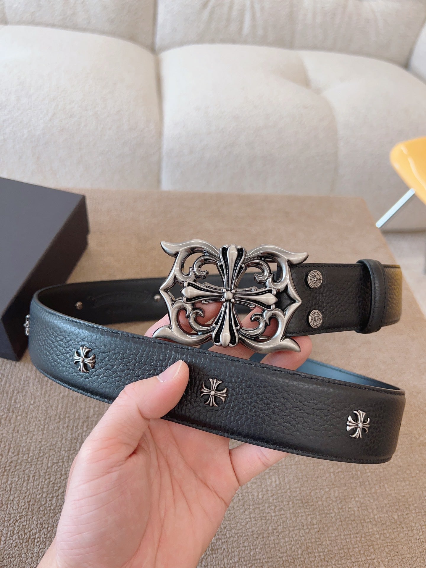 255RA16PDE Stylish High quality belt With full package