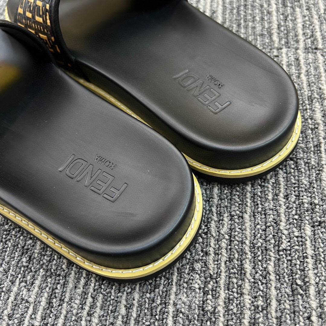 5XF104ZDE Stylish Slippers