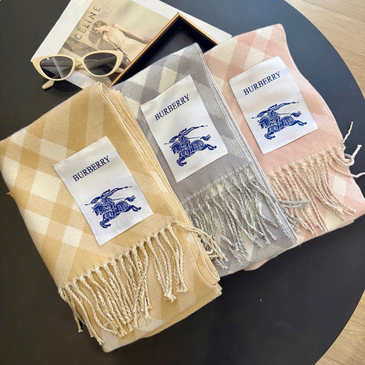 185ZR32WDE Stylish Winter Scarves