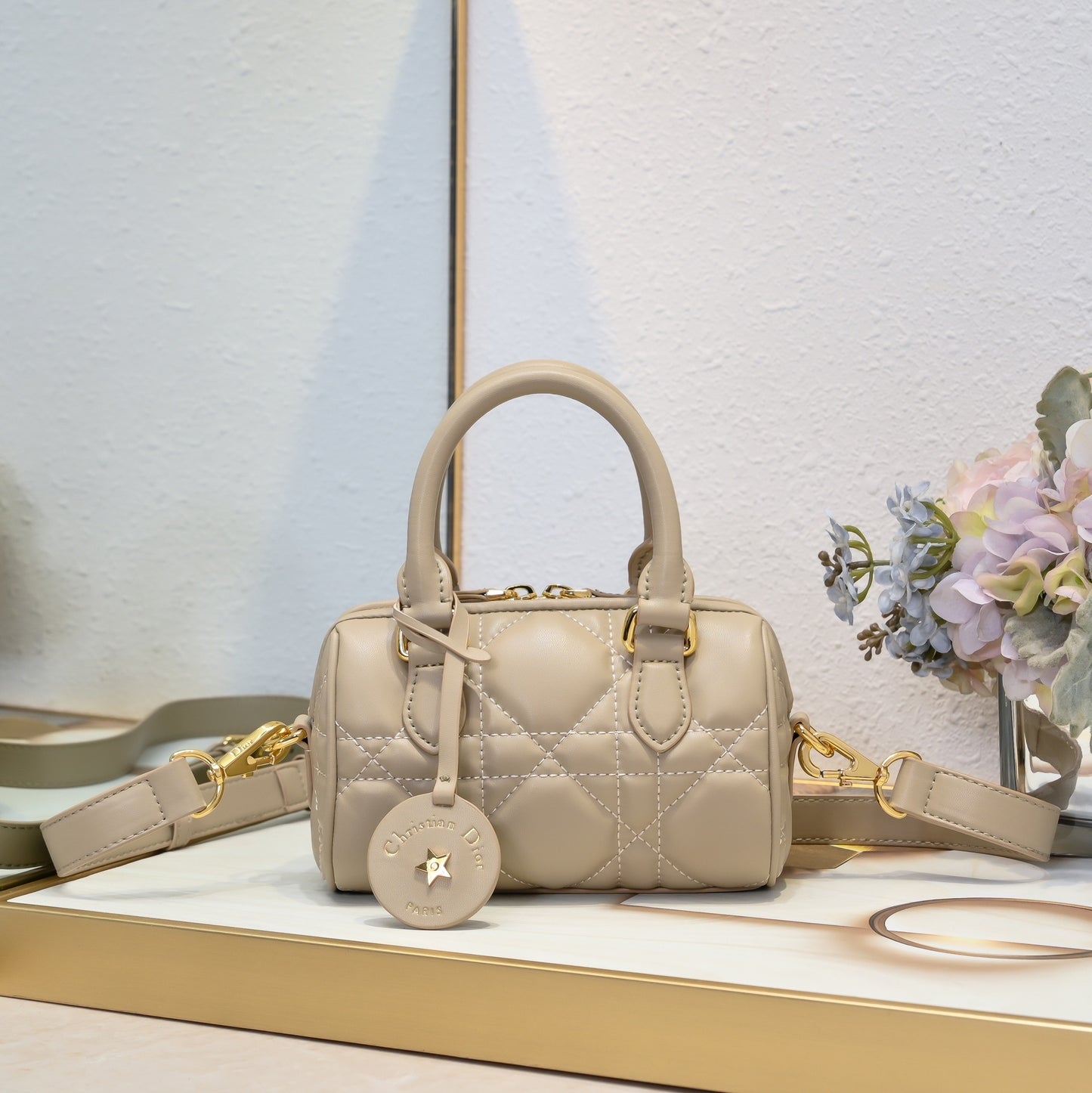 2WD32BDE Stylish leather bag