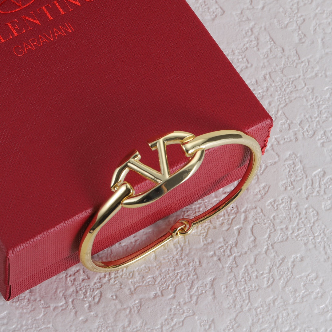 14VL354KDE Stylish Bracelets