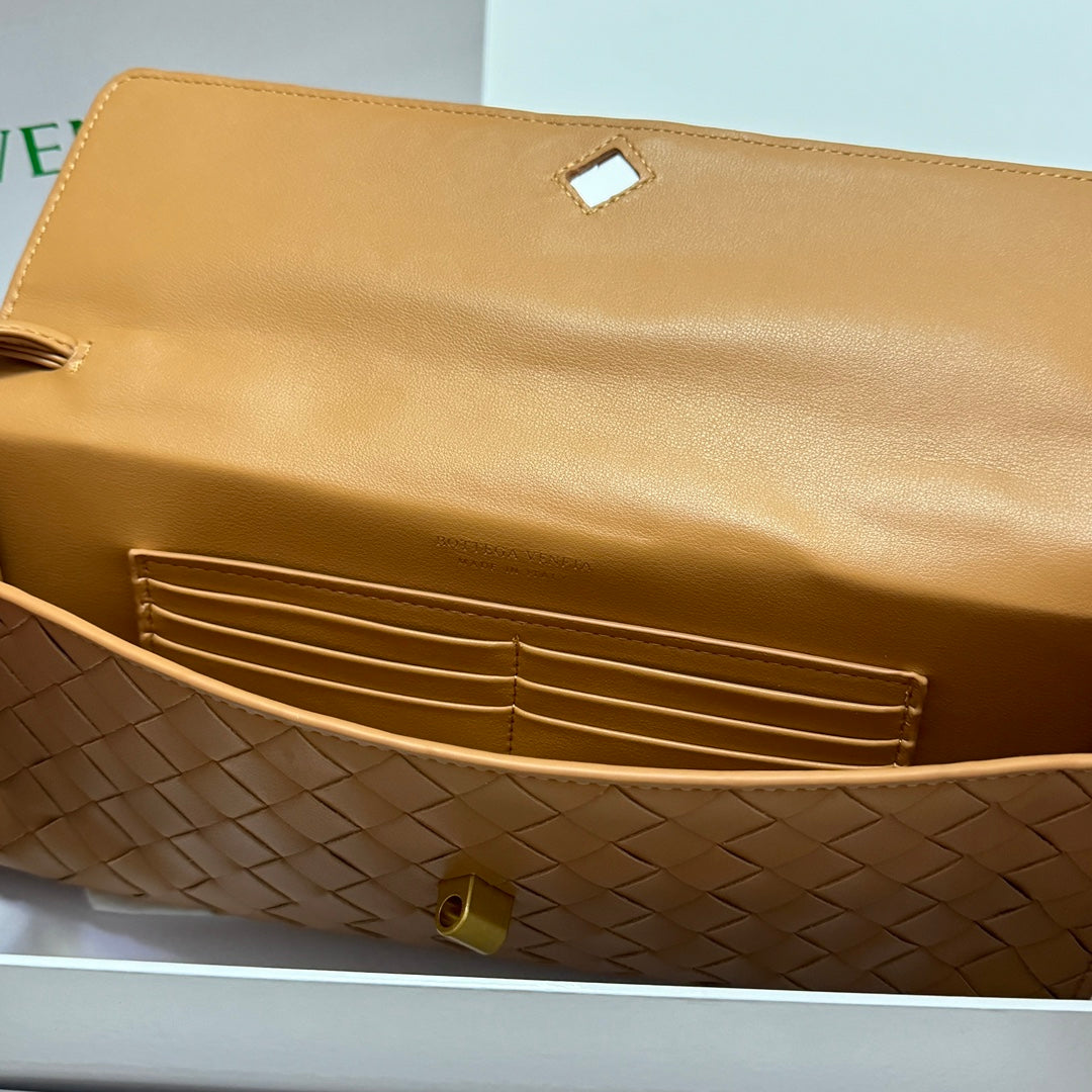 1XA380BDE Stylish leather bag 