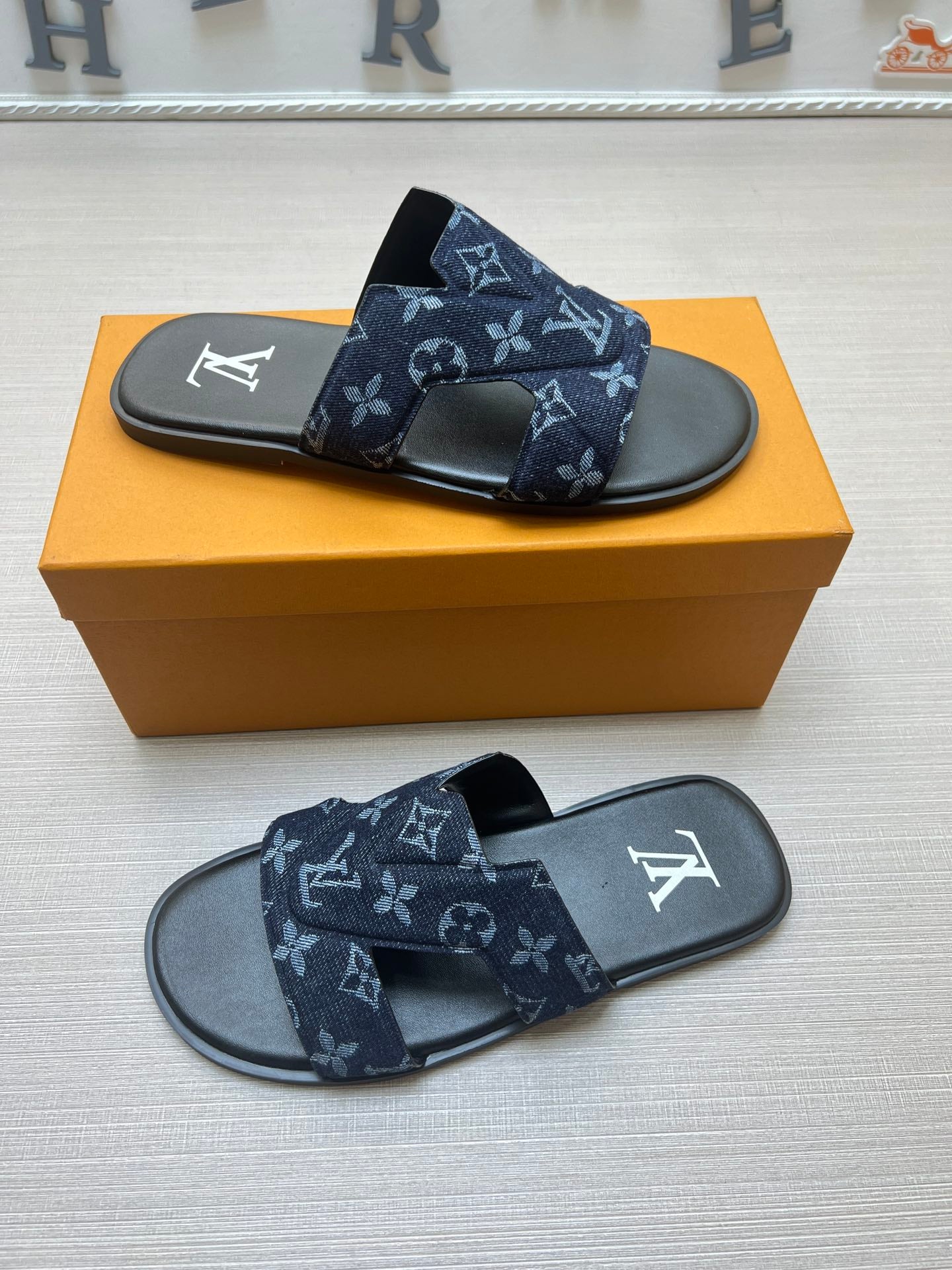 54E29ZDE Stylish slippers