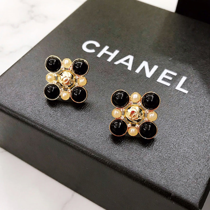 14C88EDE Stylish Earrings