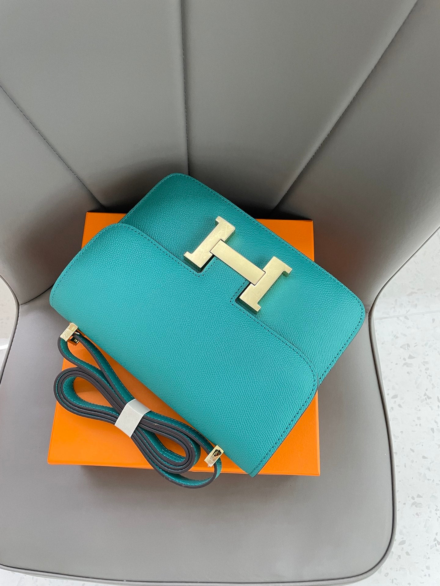 155NH66BDE Stylish leather bag