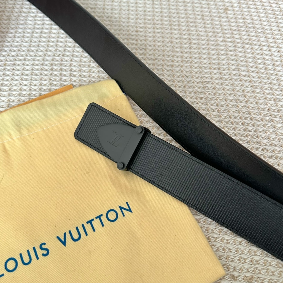 14E136PDE Stylish  High quality belt With full package