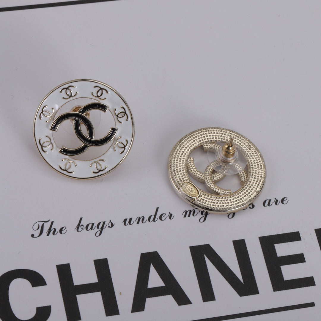 14C421EDE Stylish Earrings