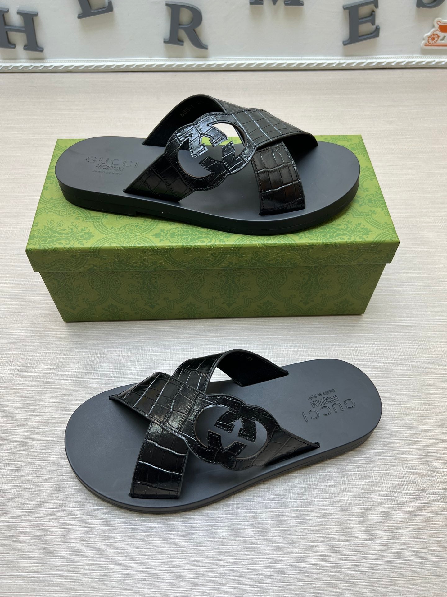 54B12ZDE Stylish slippers