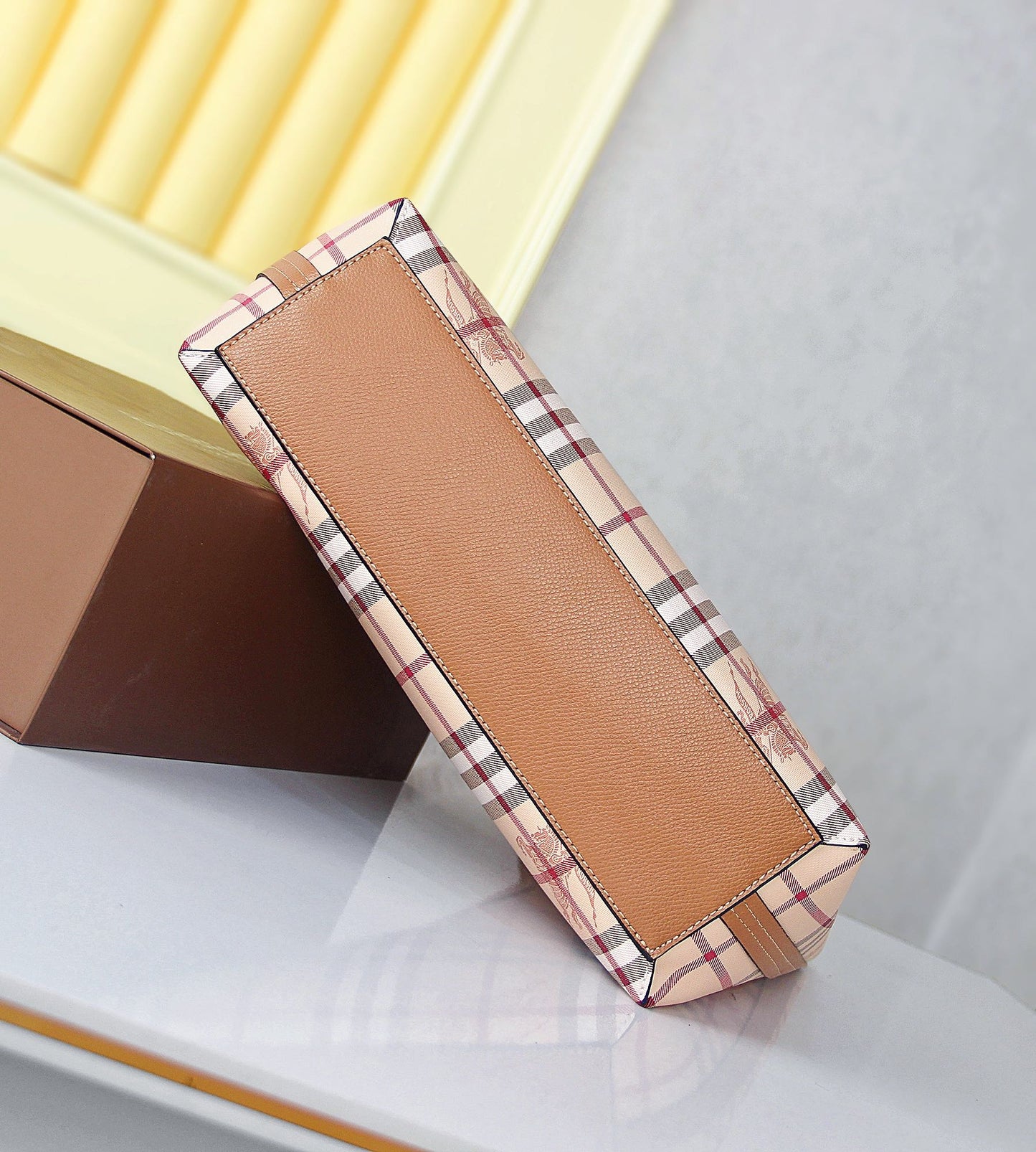 2XR267BDE Stylish leather bag 