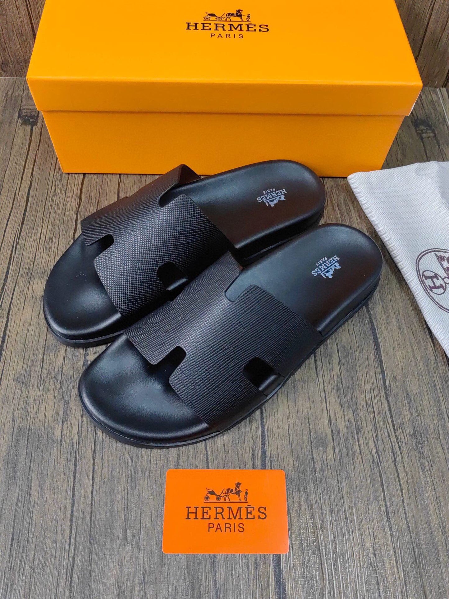 5YH60ZDE Stylish Slippers