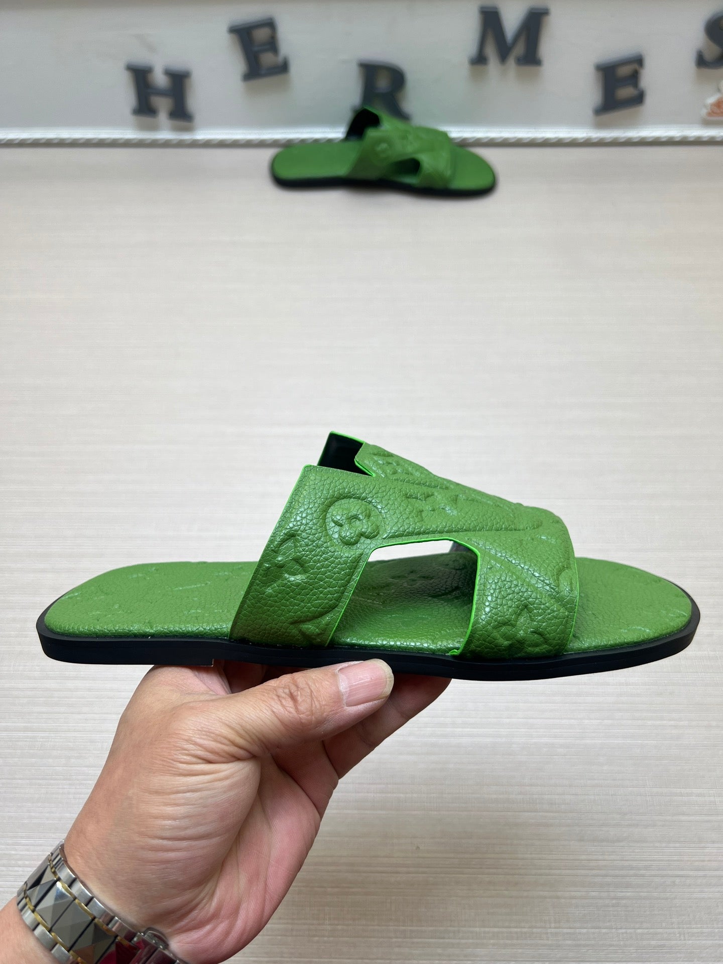 54E34ZDE Stylish slippers