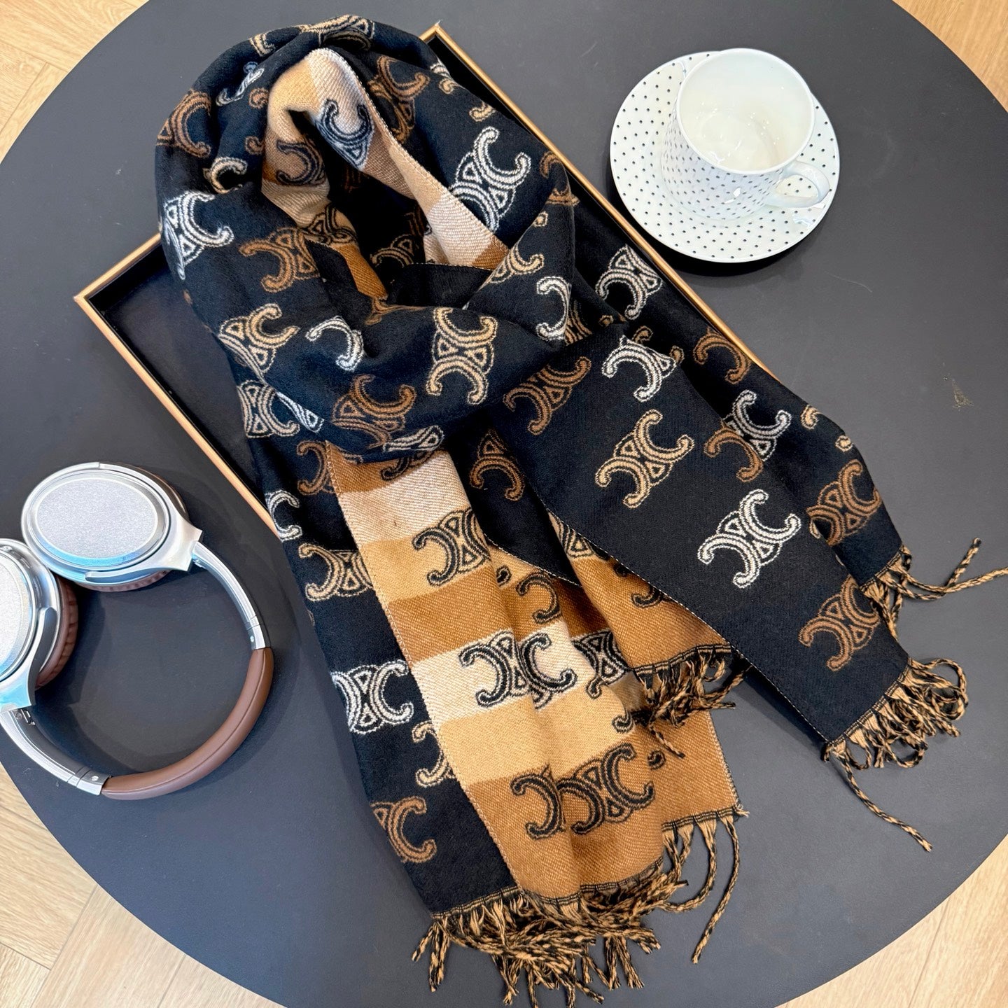 185ZN17WDE Stylish Winter Scarves