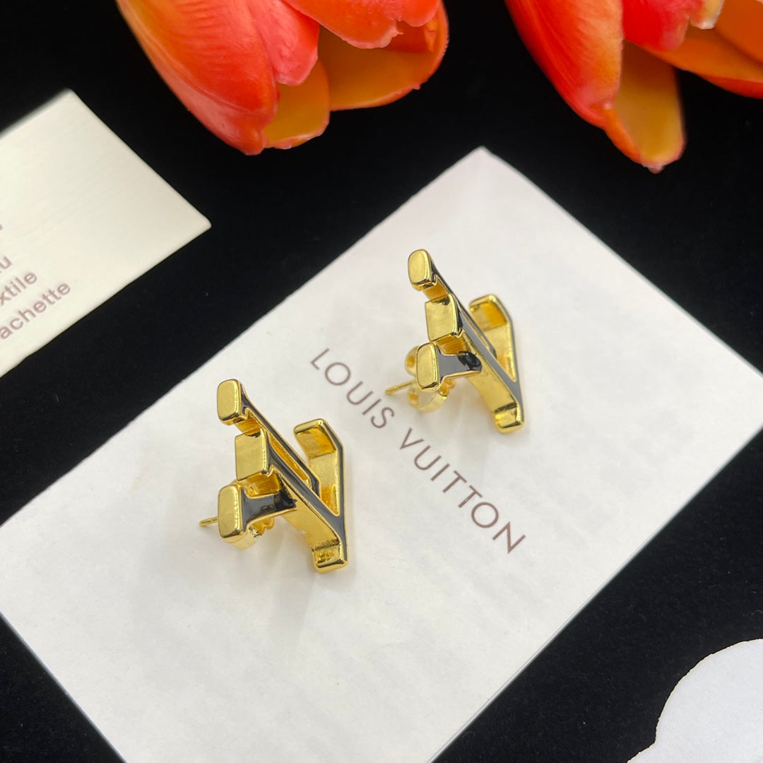 1NE241EDE Stylish Earrings