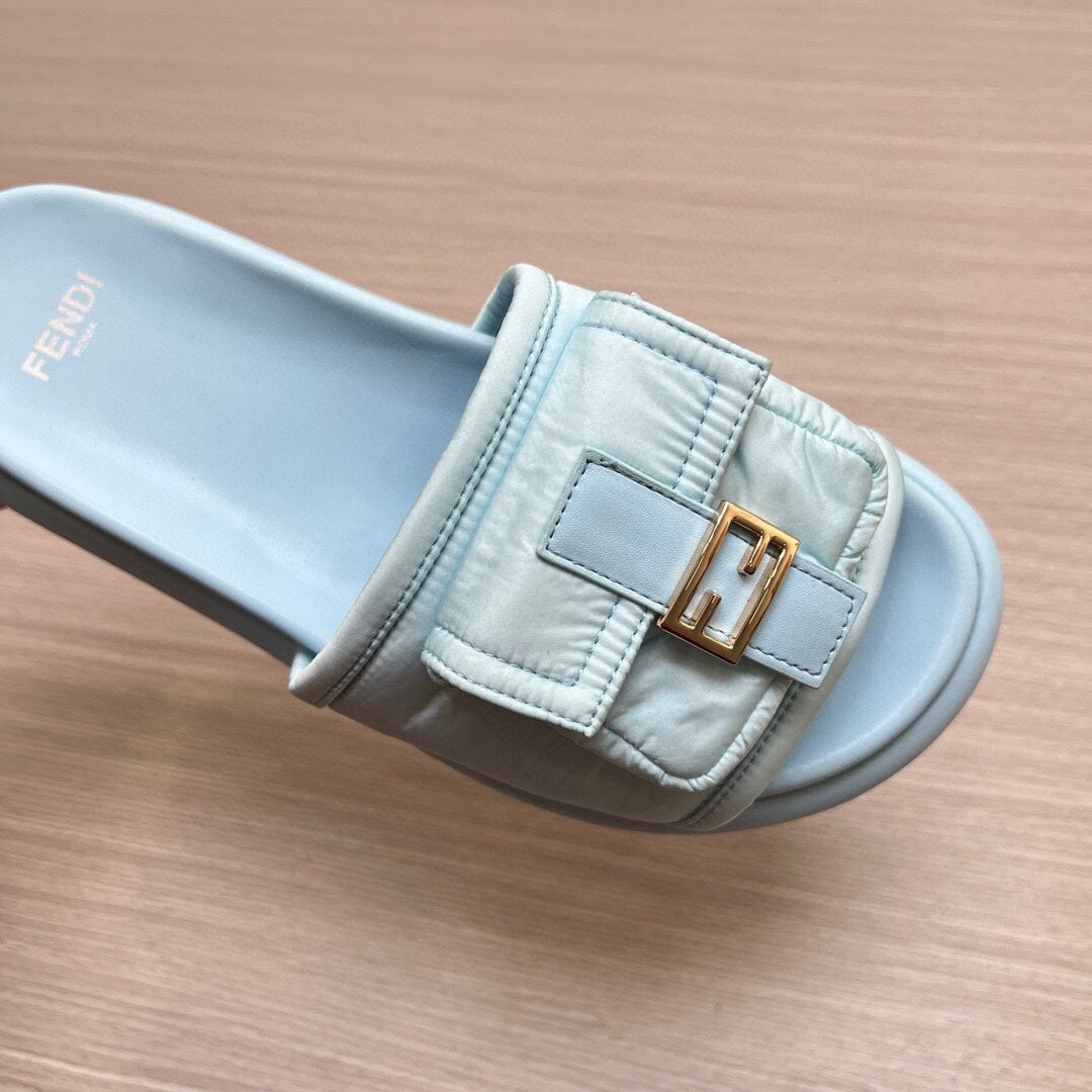 54F125ZDE Stylish slippers