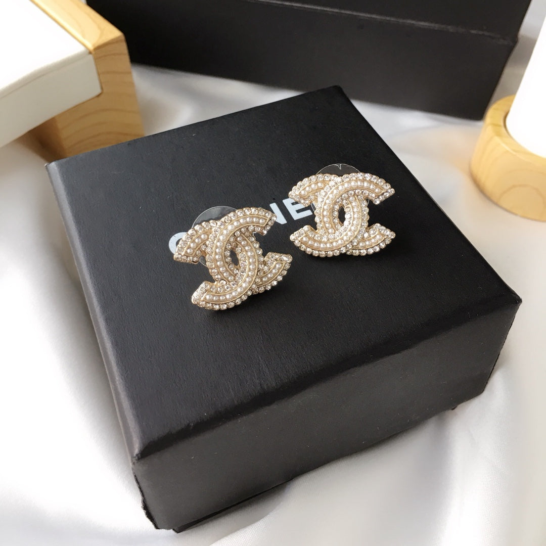 14C485EDE Stylish Earrings