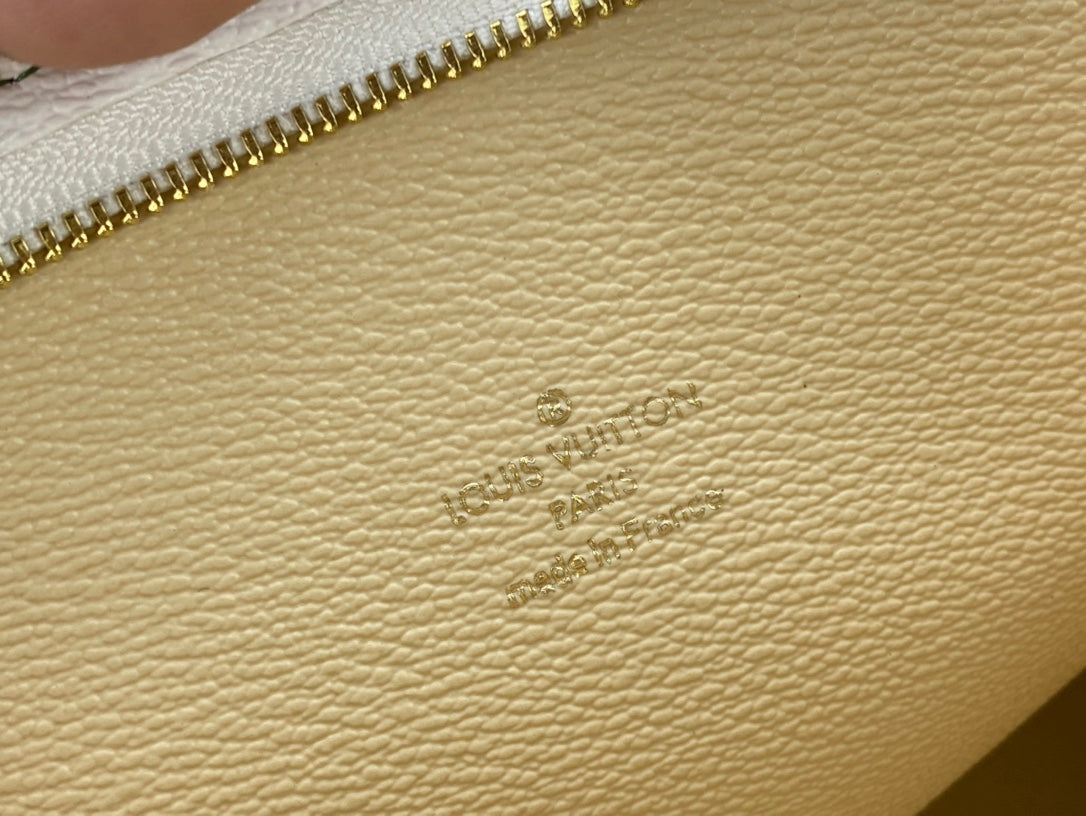 1XE390BDE Stylish leather bag
