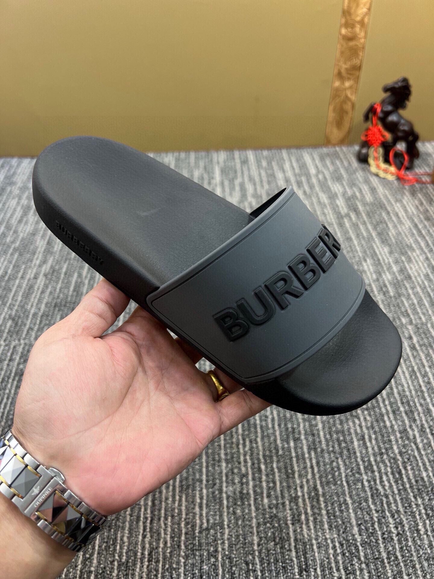 535ZR254ZDE Stylish Slippers