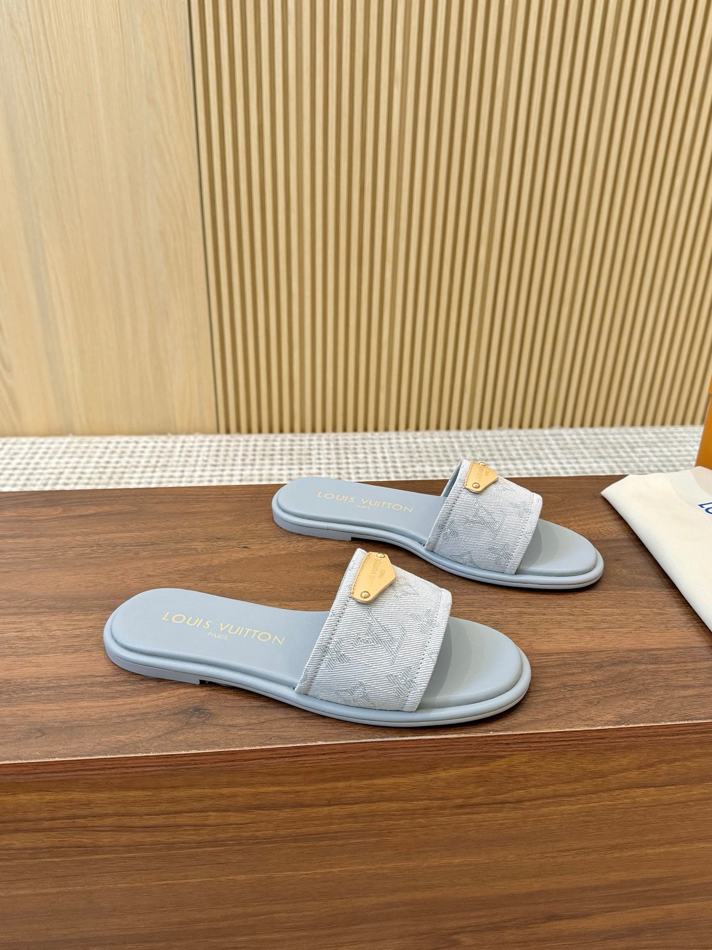 245RE3ZDE Stylish leather shoes 