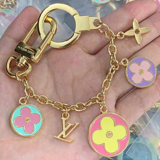 84E14ADE Stylish and high quality  Keychains