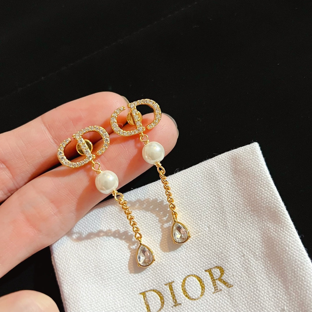 14D208EDE Stylish Earrings