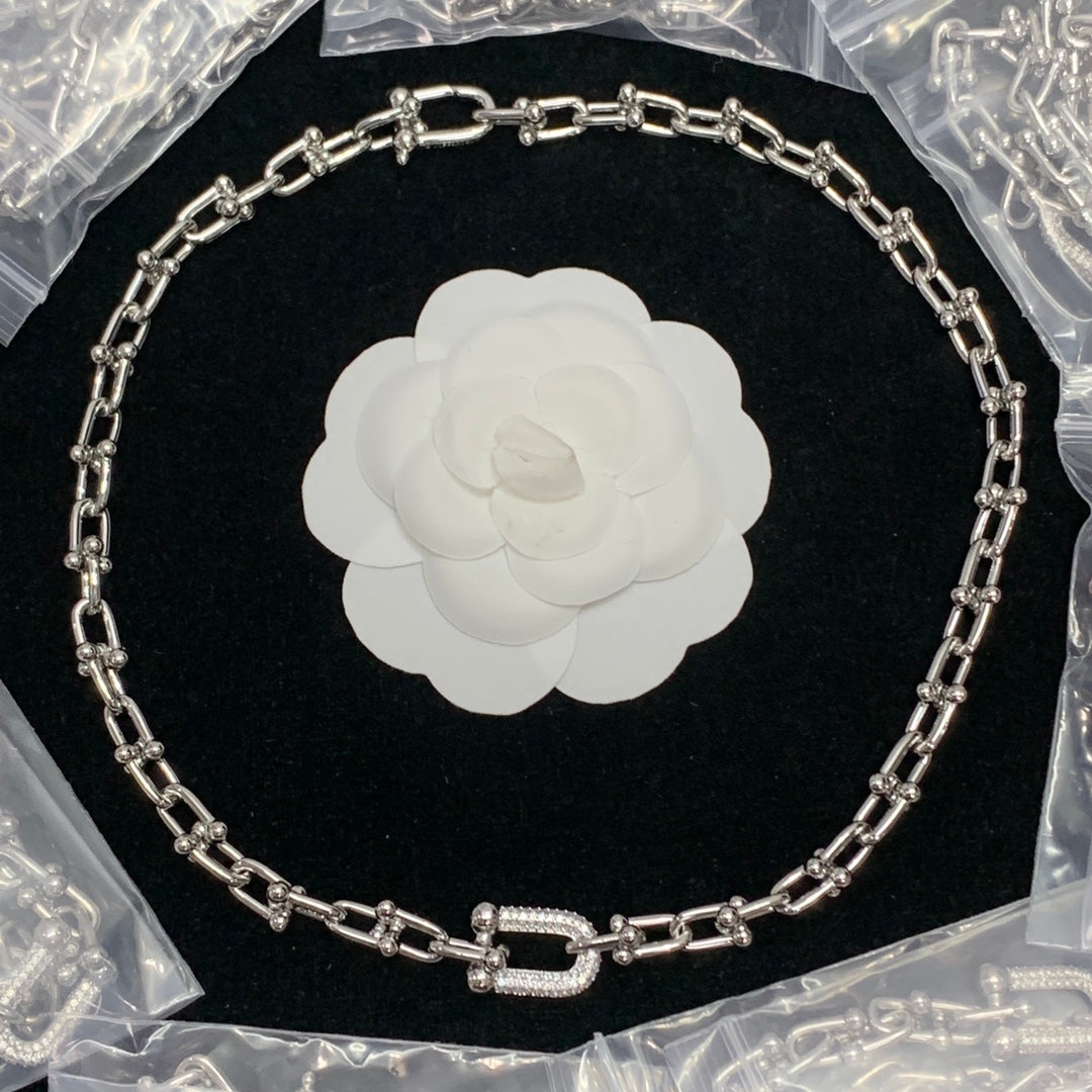 8XT31XDE Stylish  Earring Bracelets Necklaces