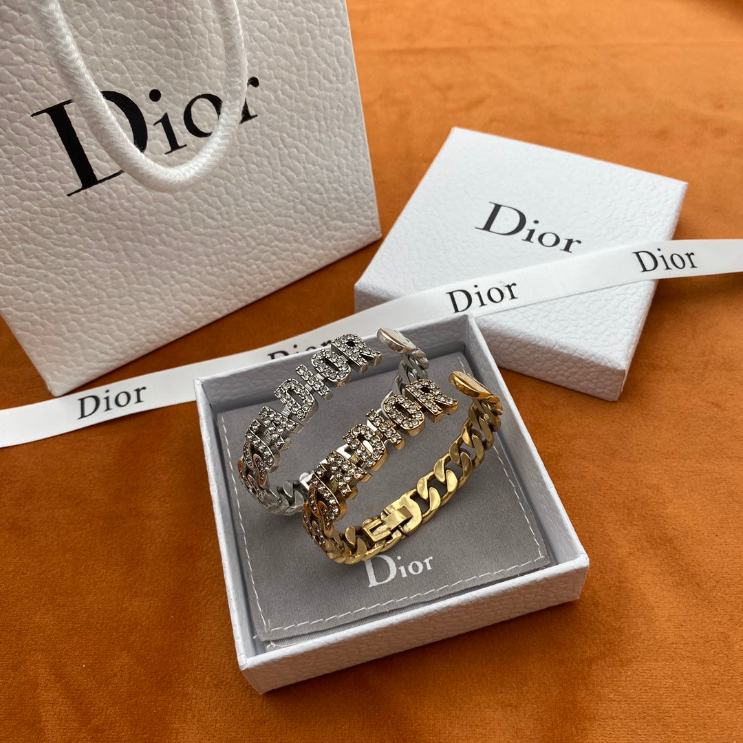 14B768KDE Stylish Bracelets