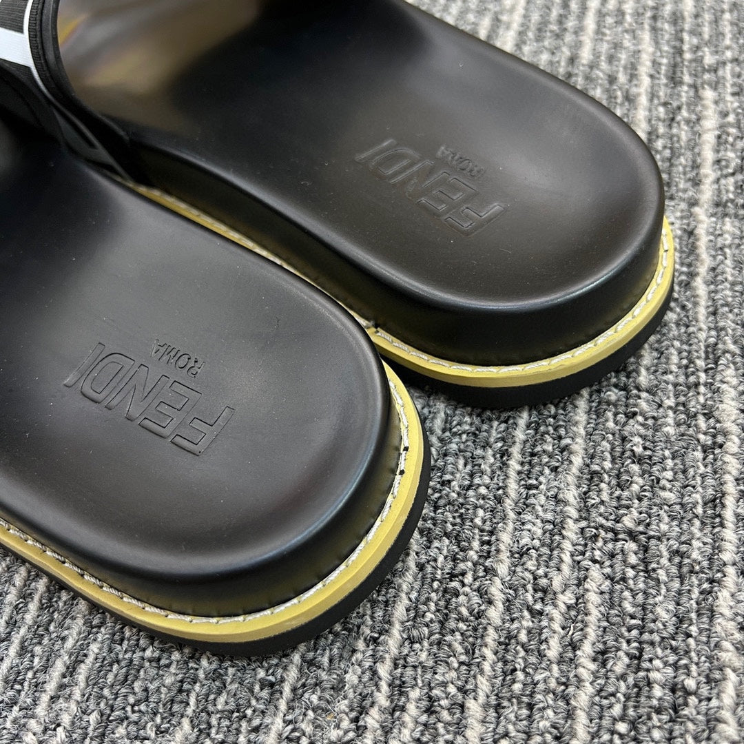 5YF111ZDE Stylish Slippers