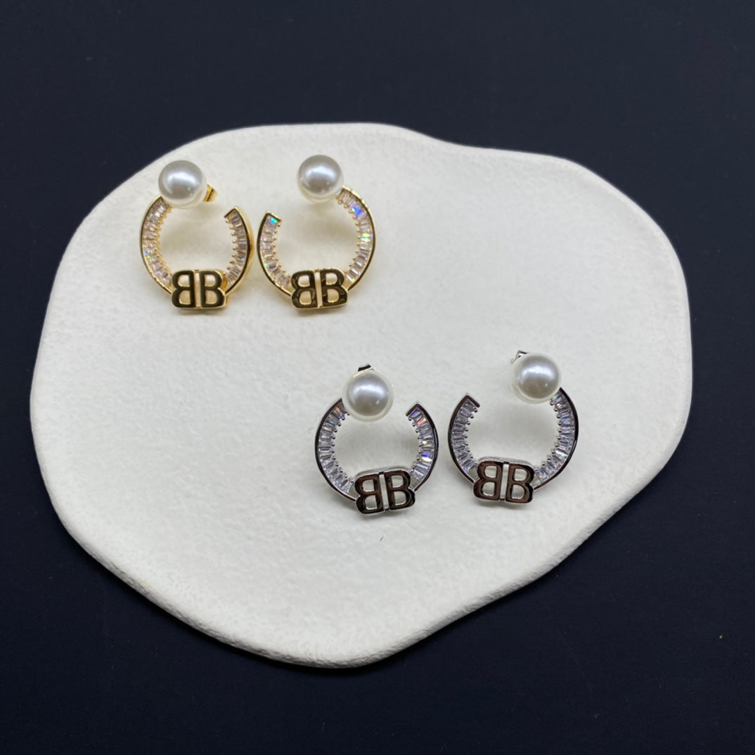 14J143EDE Stylish Earrings