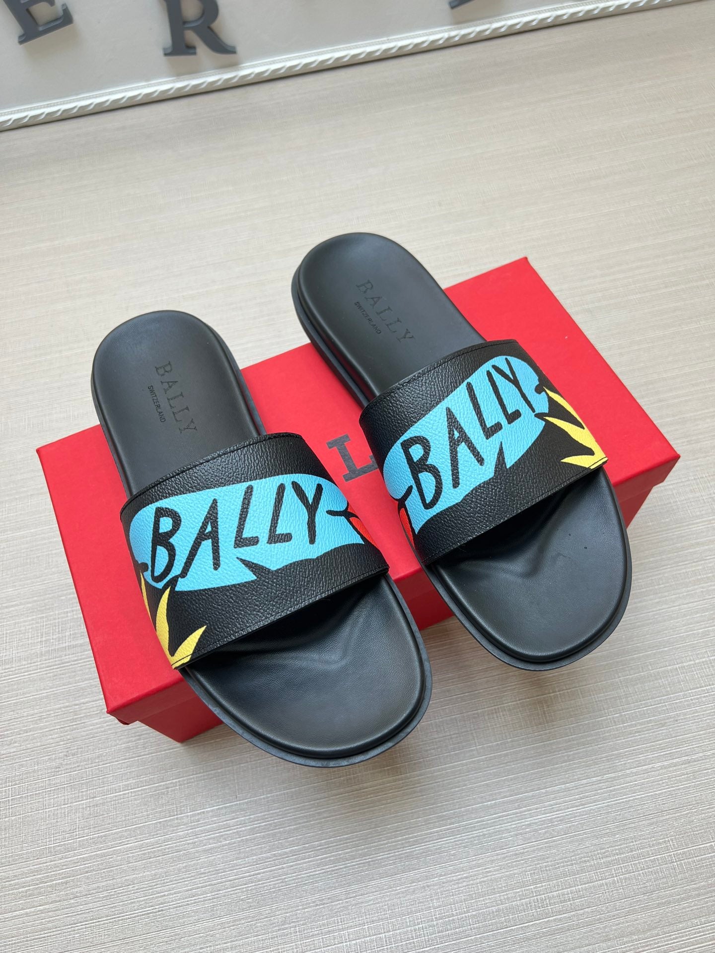 54A62ZDE Stylish slippers