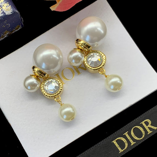 1ND44EDE Stylish Earrings