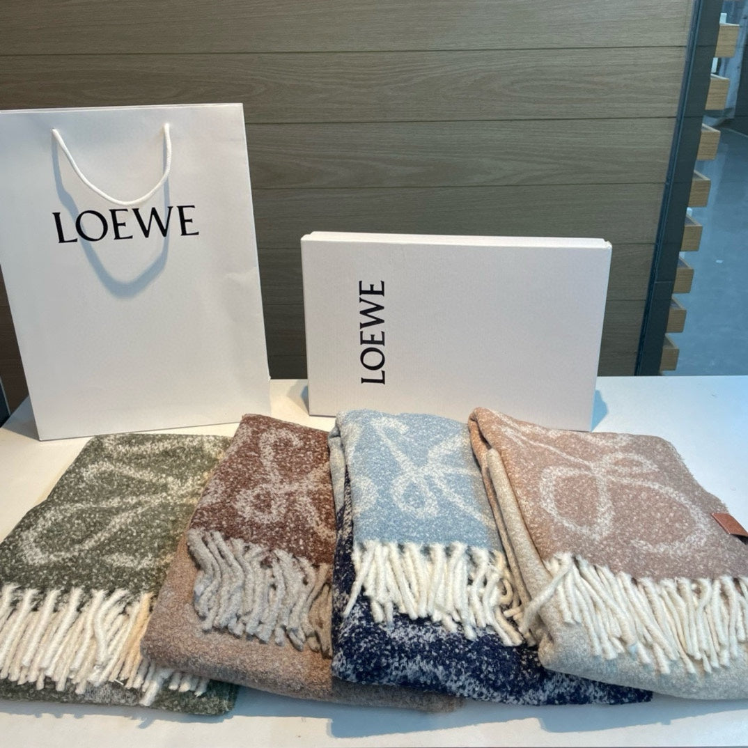 185ZA31WDE Stylish Winter Scarves